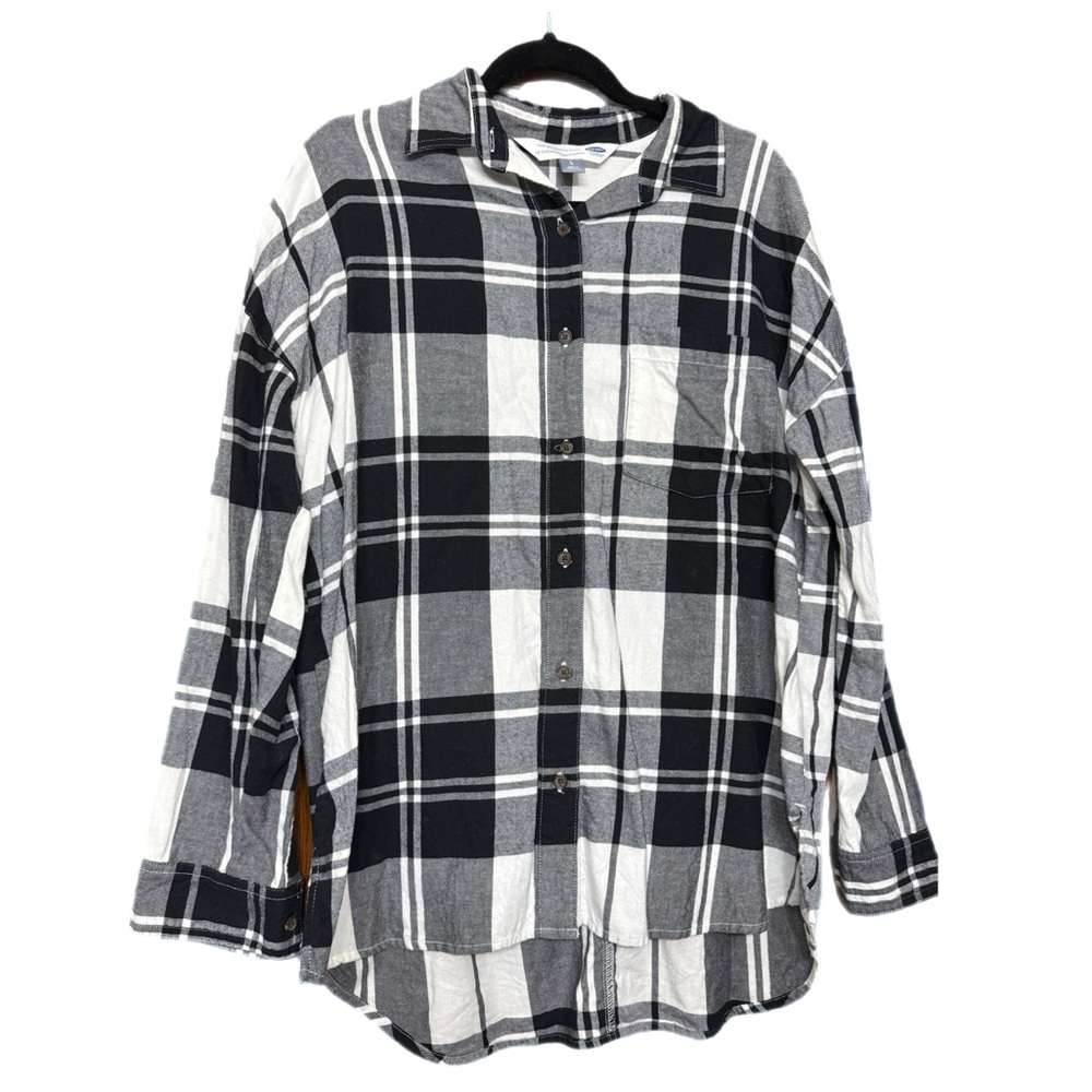 Old Navy Women’s Black and White Plaid Button-Up Shirt